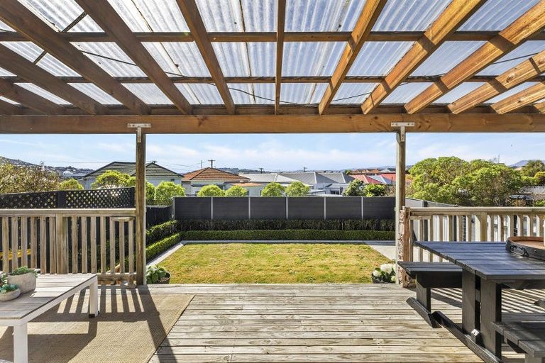 Photo of property in 3 Endeavour Street, Lyall Bay, Wellington, 6022