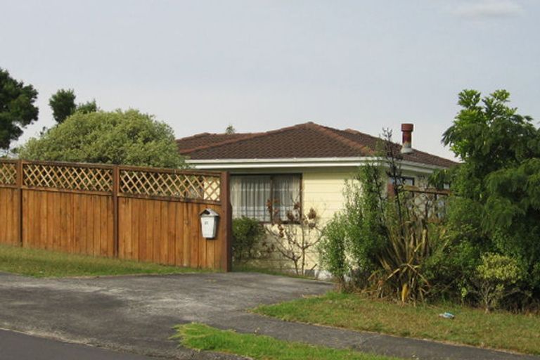 Photo of property in 13 Elizabeth Drive, West Harbour, Auckland, 0618
