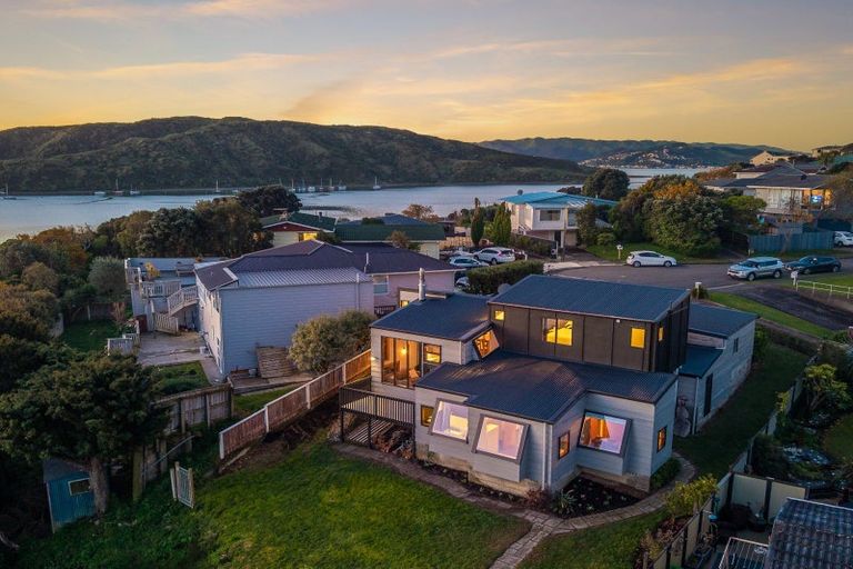 Photo of property in 7 Ayr Place, Papakowhai, Porirua, 5024