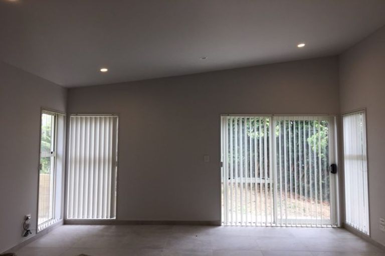 Photo of property in 34 Tamahere Drive, Glenfield, Auckland, 0629