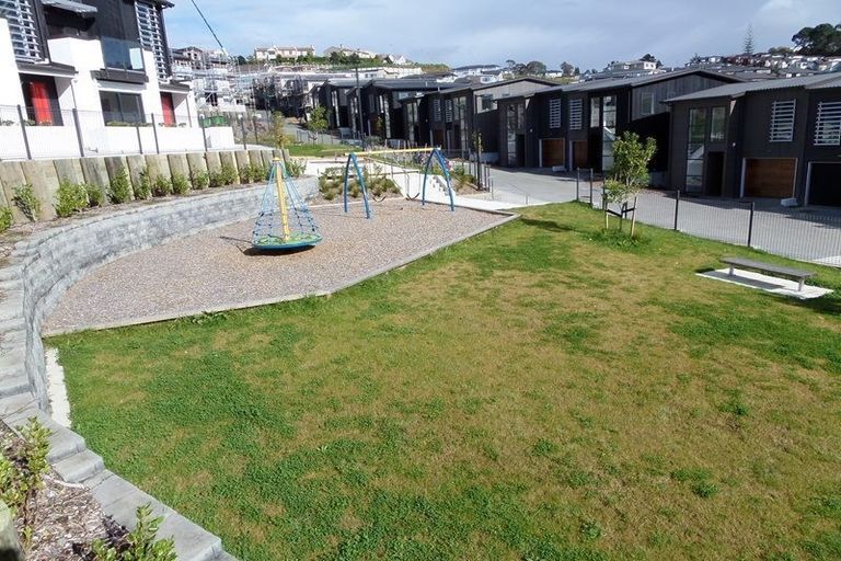 Photo of property in 11 Makamaka Lane, Albany Heights, Auckland, 0632