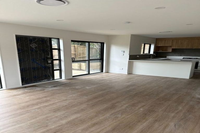 Photo of property in 11a Regency Place, Sunnynook, Auckland, 0632