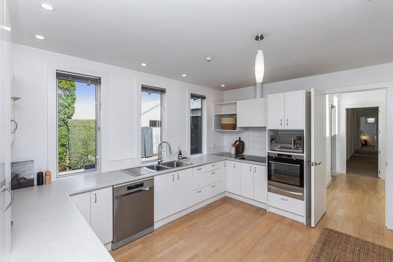 Photo of property in 3 Wherstead Road, Cashmere, Christchurch, 8022