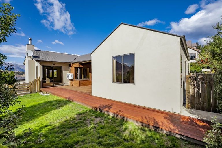 Photo of property in 13 Goldleaf Hill, Queenstown, 9300