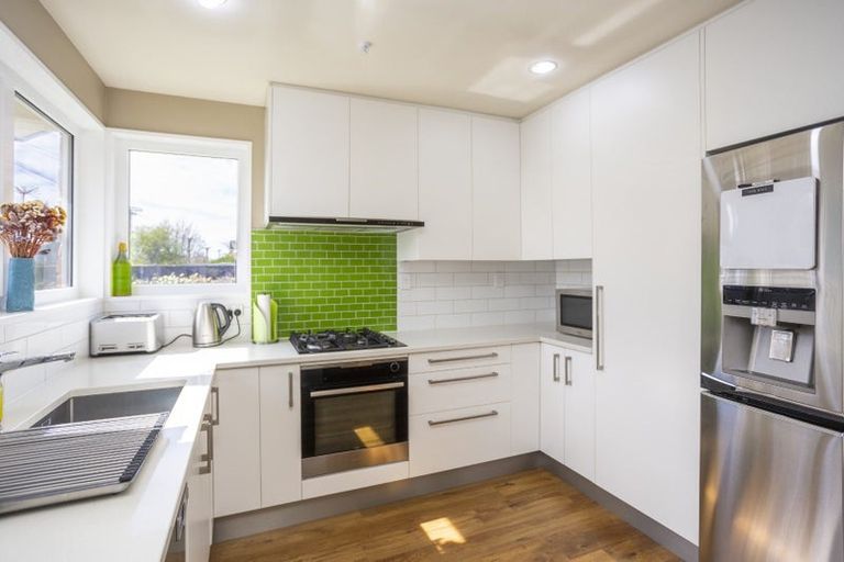Photo of property in 1 Rosefield Lane, Northcote, Christchurch, 8052