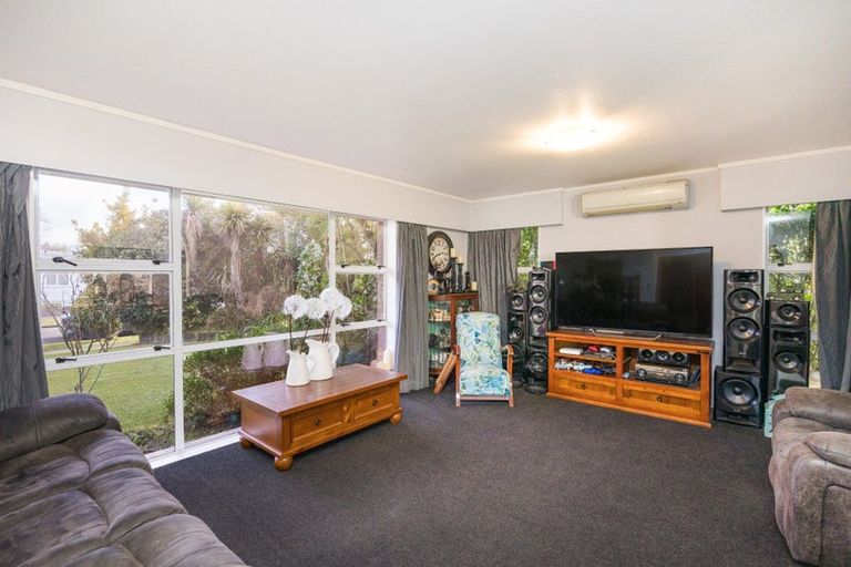 Photo of property in 6 Truscott Grove, Awapuni, Palmerston North, 4412