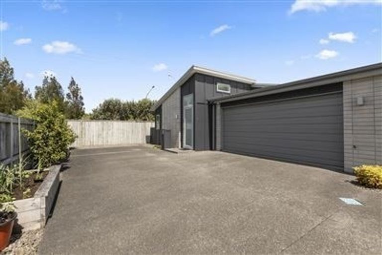 Photo of property in 5 Lennon Way, Papamoa Beach, Papamoa, 3118