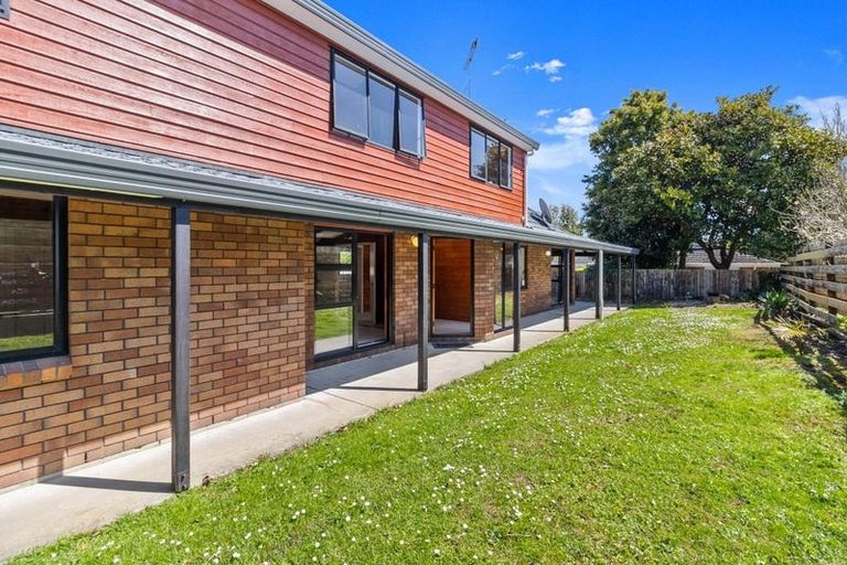 Photo of property in 117 Botany Road, Botany Downs, Auckland, 2010