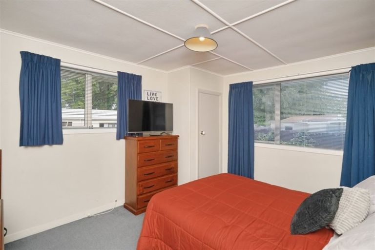Photo of property in 37 Guildford Street, Burnside, Christchurch, 8053