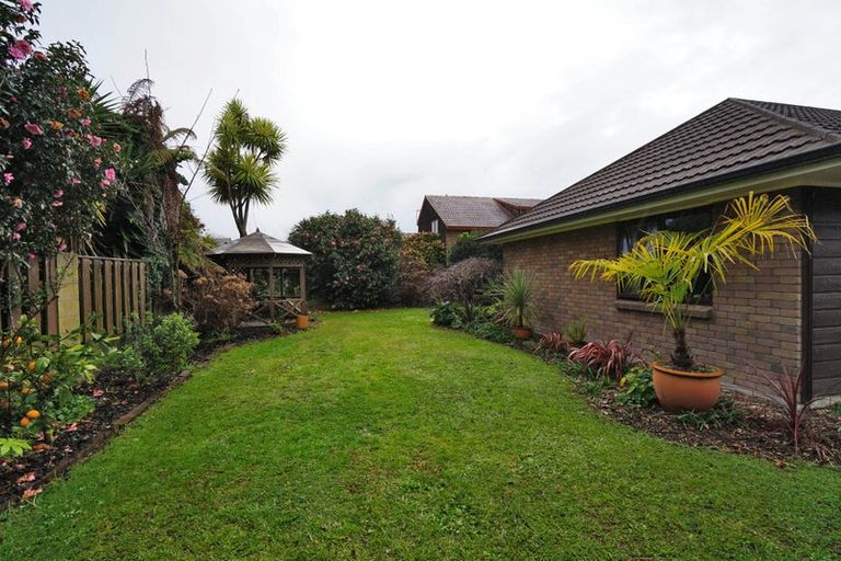 Photo of property in 12 Cooper Place, Chedworth, Hamilton, 3210