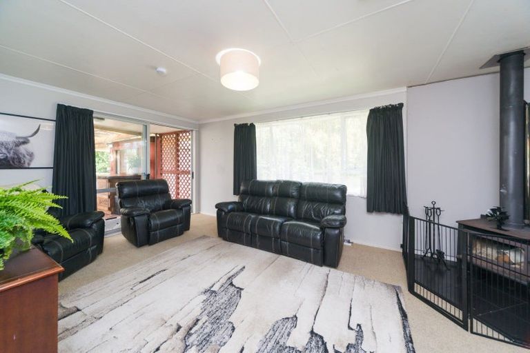 Photo of property in 16 Kowhai Street, Tokomaru, Palmerston North, 4474