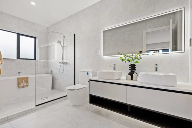 Photo of property in 41 Surf View Crescent, Red Beach, 0932