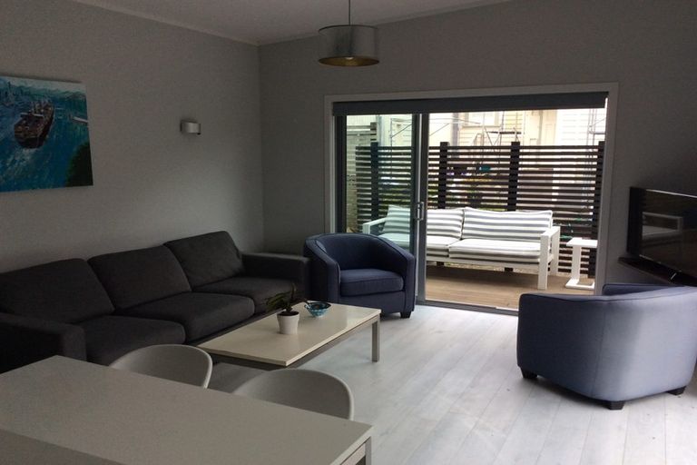 Photo of property in 15 Old Lake Road, Narrow Neck, Auckland, 0624