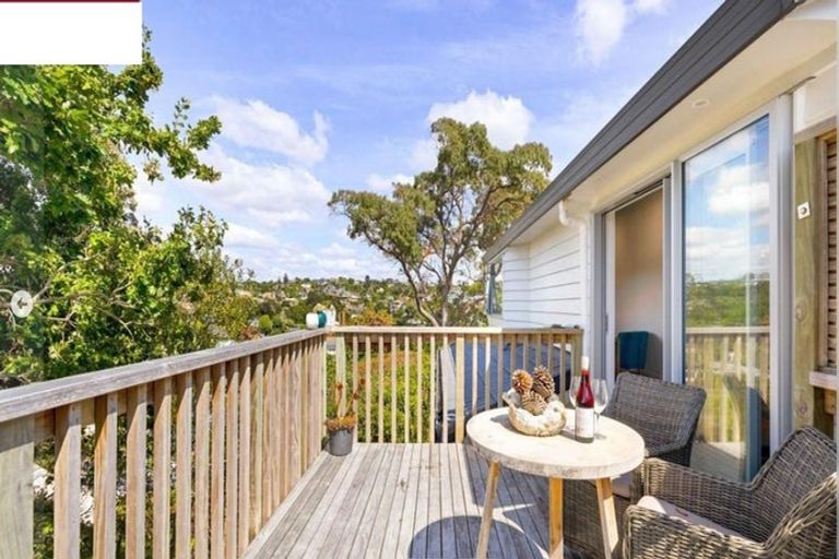 Photo of property in 2/19 Limmer Place, Browns Bay, Auckland, 0632