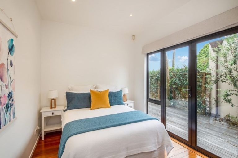 Photo of property in 46 St Michaels Avenue, Point Chevalier, Auckland, 1022