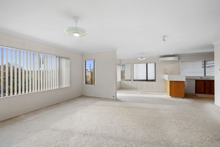 Photo of property in 17a Huatoki Street, Vogeltown, New Plymouth, 4310