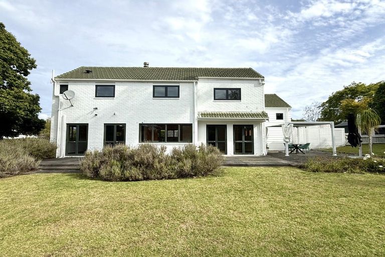 Photo of property in 42 Roland Road, Greenhithe, Auckland, 0632