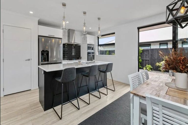 Photo of property in 11 Fuller Street, Papamoa Beach, Papamoa, 3118