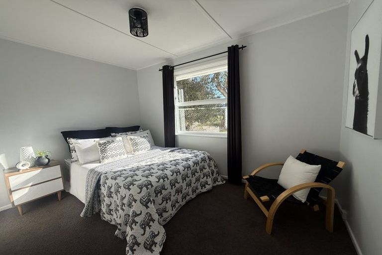 Photo of property in 18 Beazley Avenue, Paparangi, Wellington, 6037