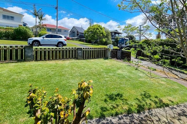 Photo of property in 13 Scarboro Terrace, Murrays Bay, Auckland, 0630