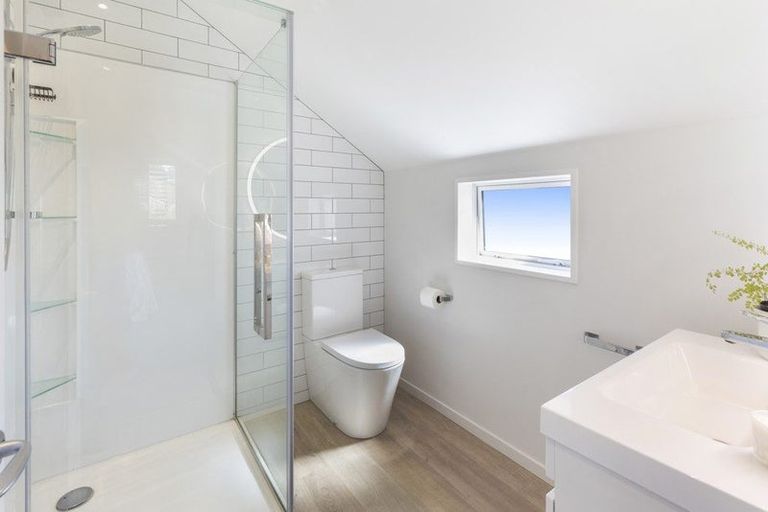 Photo of property in 30 Chateau Drive, Burnside, Christchurch, 8053