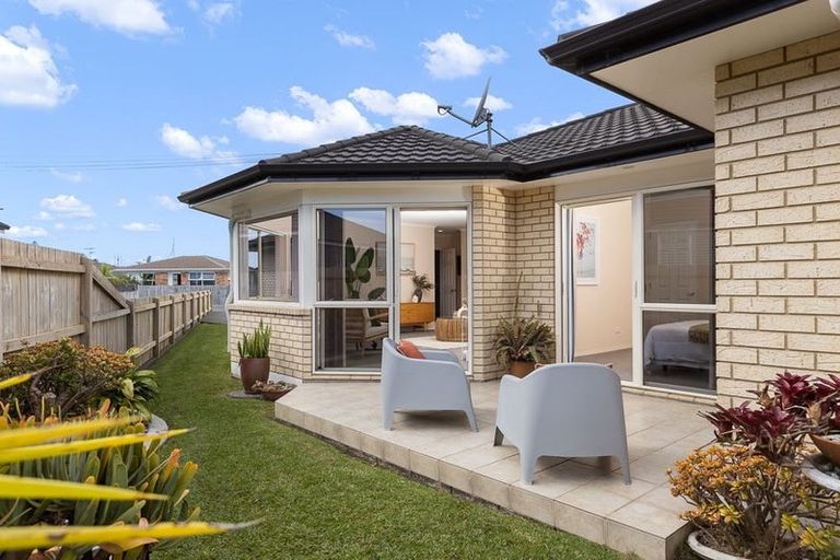 Photo of property in 14a Edward Avenue, Orewa, 0931