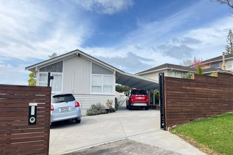 Photo of property in 32 Sunvue Road, Glen Eden, Auckland, 0602