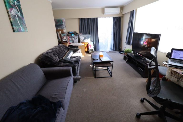 Photo of property in 181 Newlands Road, Newlands, Wellington, 6037