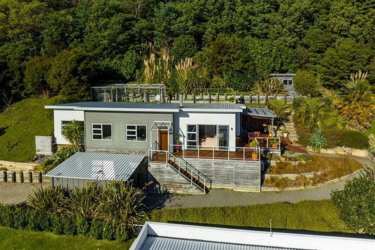 Photo of property in 7 Collins Place, Picton, 7220