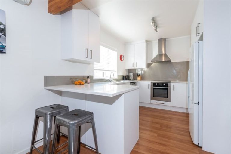 Photo of property in 1a Barberry Lane, Te Atatu Peninsula, Auckland, 0610