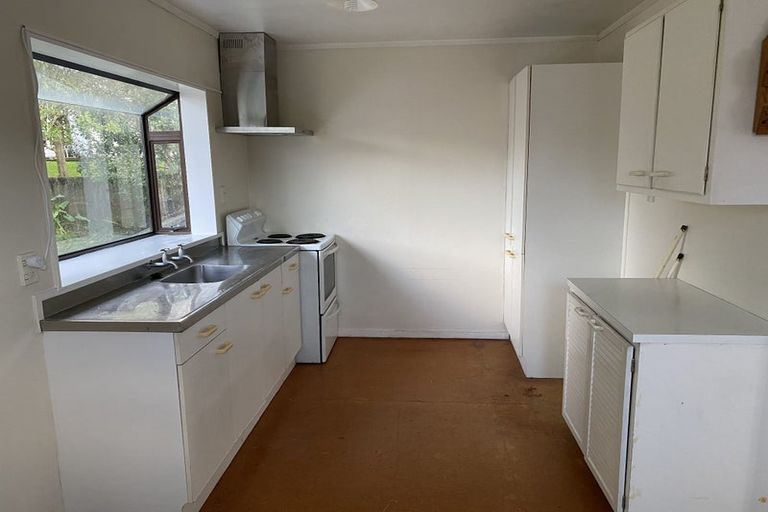Photo of property in 2/8 Quiet Street, Te Atatu South, Auckland, 0610