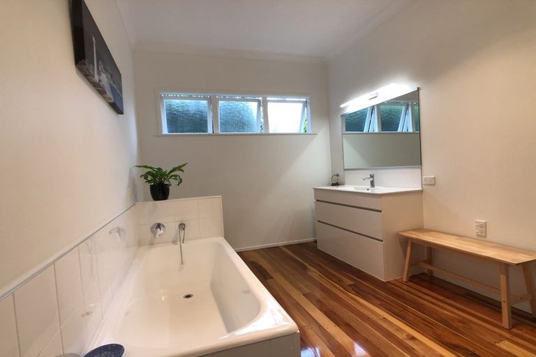 Photo of property in 1307 Caroline Road, Mayfair, Hastings, 4122