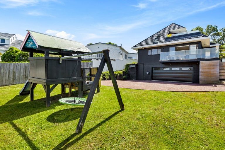 Photo of property in 89 Hebron Road, Waiake, Auckland, 0630