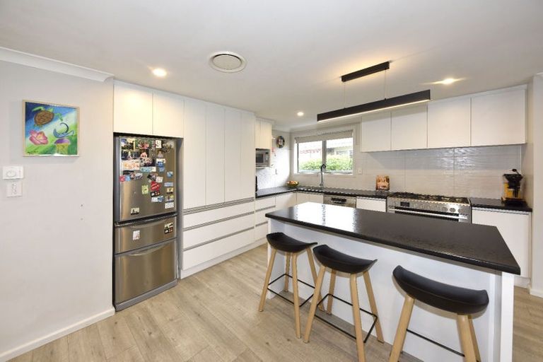 Photo of property in 32 Wingate Street, Redwood, Christchurch, 8051