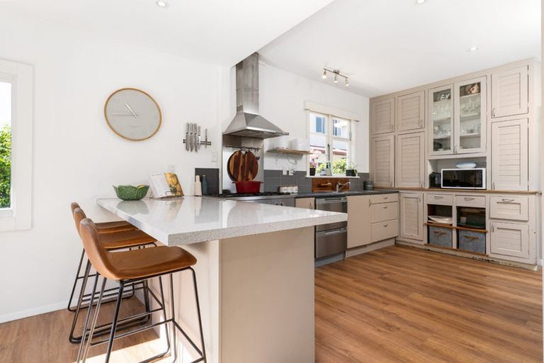 Photo of property in 37 Tainui Street, Somerfield, Christchurch, 8024