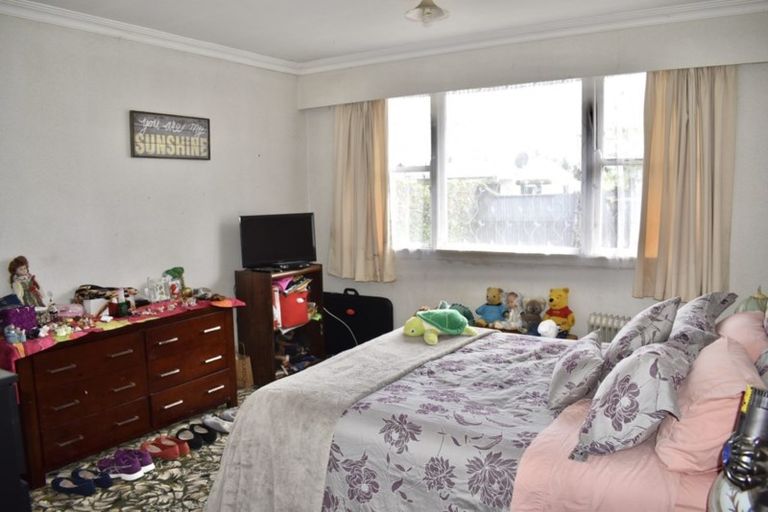 Photo of property in 98 Queen Street West, Levin, 5510
