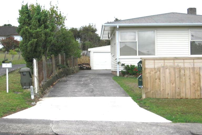 Photo of property in 19 Waitaki Street, Henderson, Auckland, 0612
