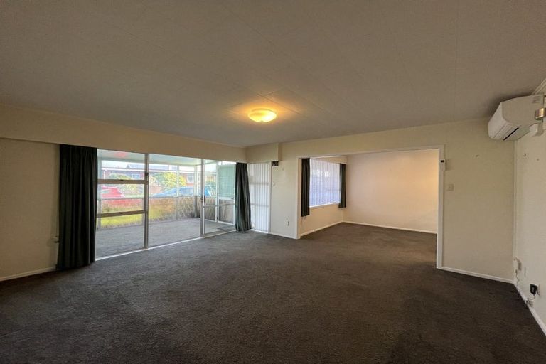 Photo of property in 1 Evelyn Place, Welbourn, New Plymouth, 4310