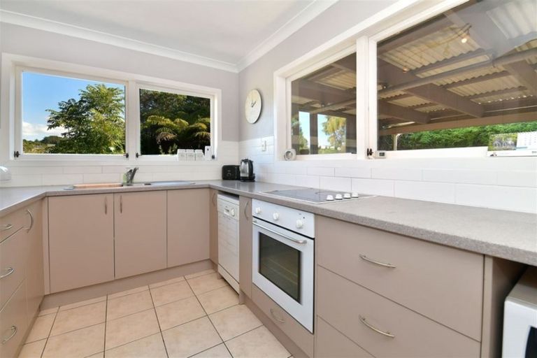Photo of property in 77 Brightside Road, Stanmore Bay, Whangaparaoa, 0932