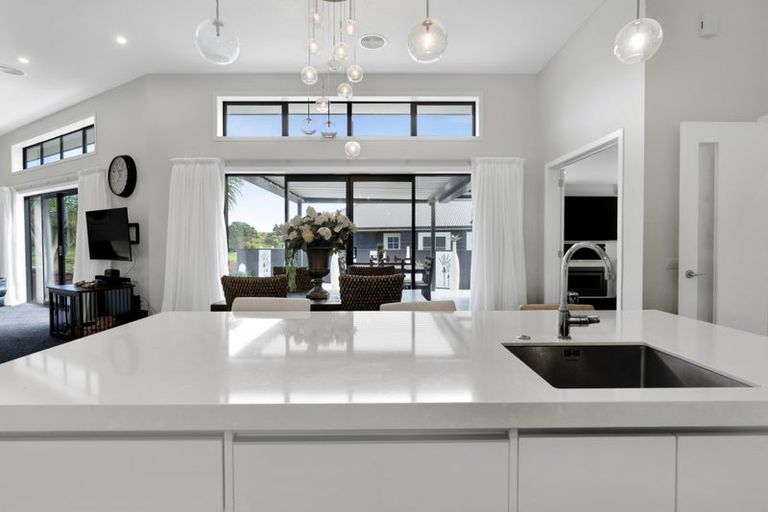 Photo of property in 10 Augusta Grove, Waiwhakaiho, New Plymouth, 4312