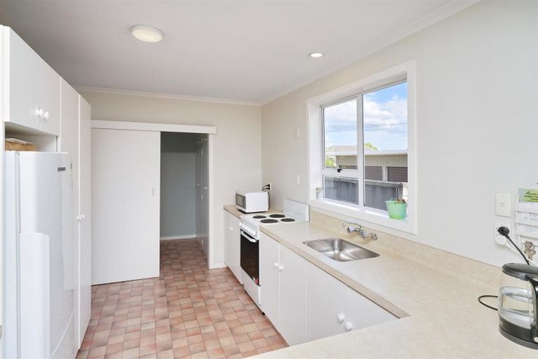 Photo of property in 50 Pitcairn Crescent, Bryndwr, Christchurch, 8053
