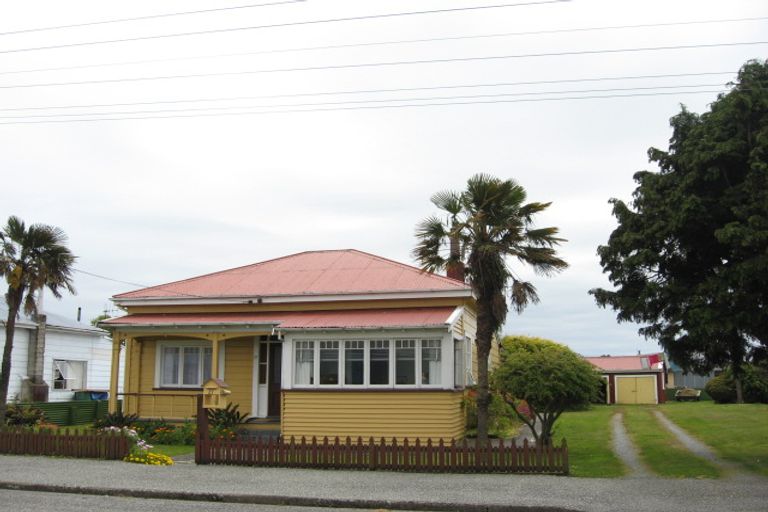 Photo of property in 27 Pakington Street, Westport, 7825