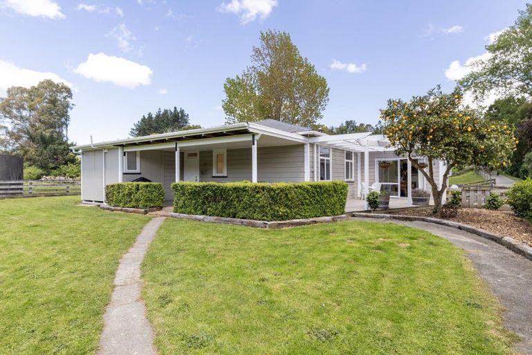 Photo of property in 131 Pahiatua Aokautere Road, Aokautere, 4471