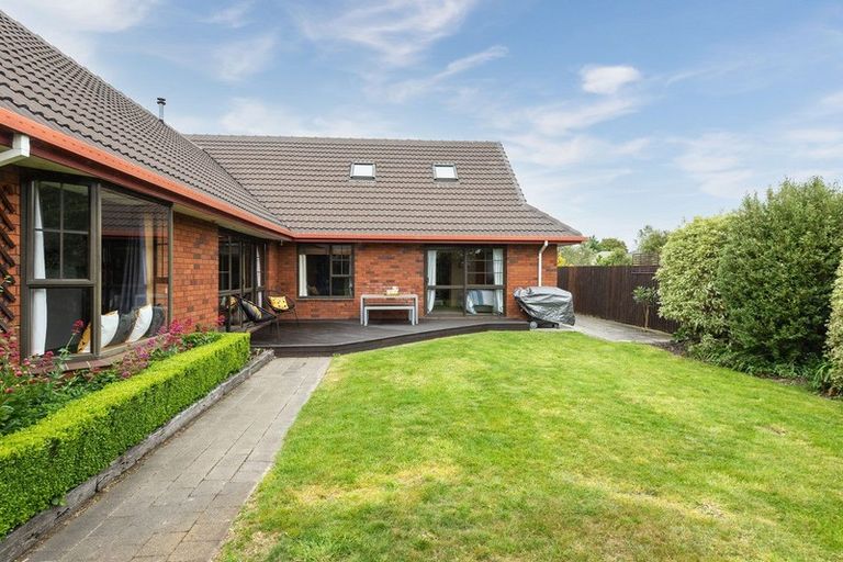 Photo of property in 8 Goodall Place, Redwood, Christchurch, 8051