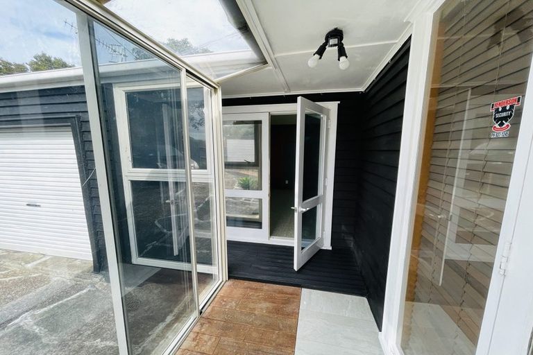 Photo of property in 211 Titirangi Road, Titirangi, Auckland, 0604