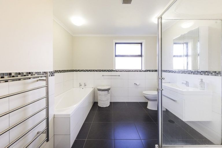 Photo of property in 38 Henare Street, West End, Palmerston North, 4412