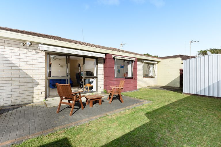 Photo of property in 2/100 Ranch Road, Mount Maunganui, 3116