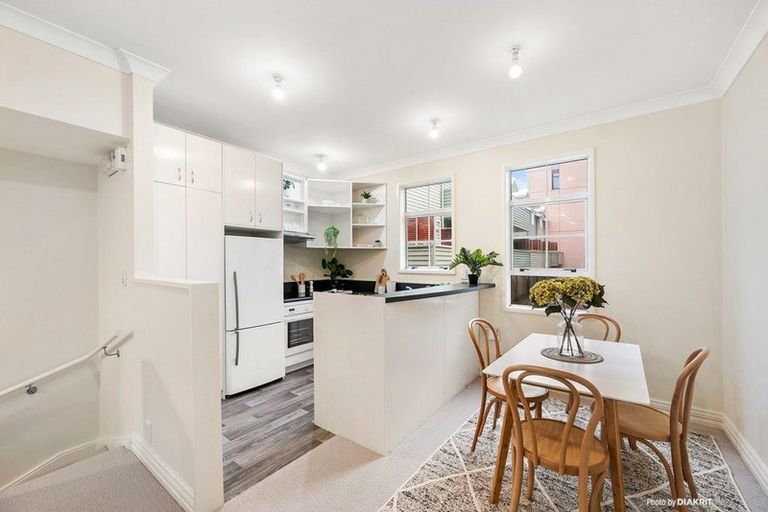 Photo of property in 5 Murphy Street, Thorndon, Wellington, 6011