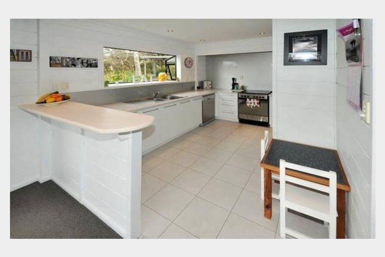 Photo of property in 1/13 Flavia Close, Torbay, Auckland, 0630
