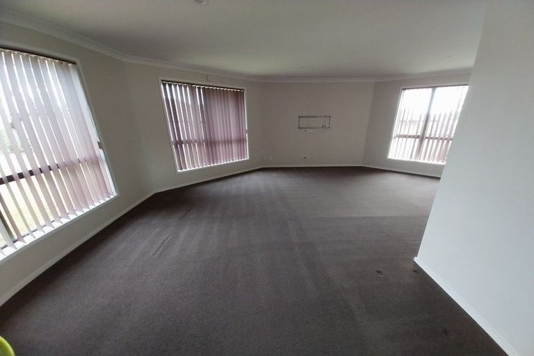 Photo of property in 57 Bluebird Crescent, Unsworth Heights, Auckland, 0632